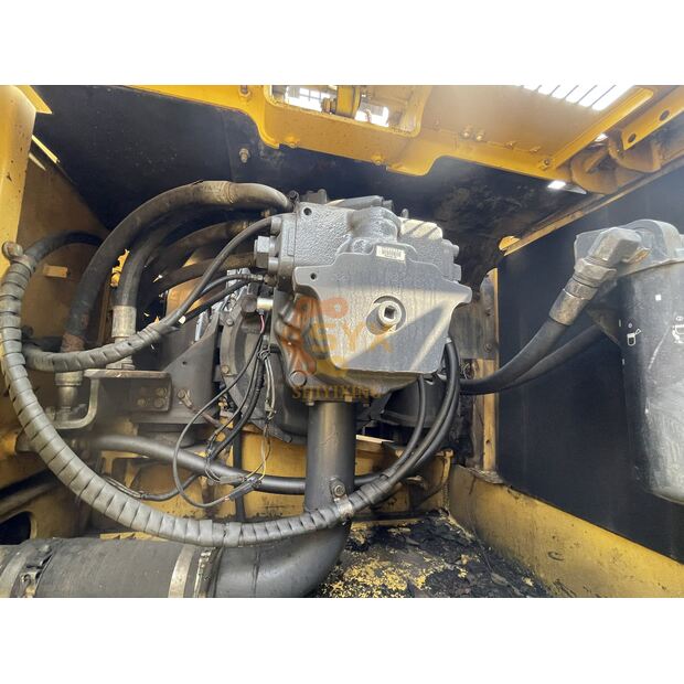 2022 Komatsu PC360-41693325