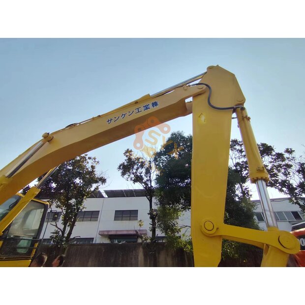 2023 Komatsu PC400-8R-41693475