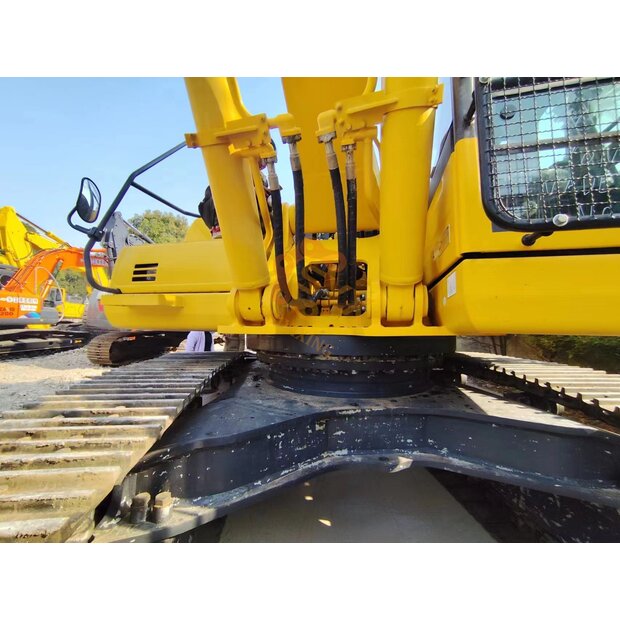 2023 Komatsu PC400-8R-41693485