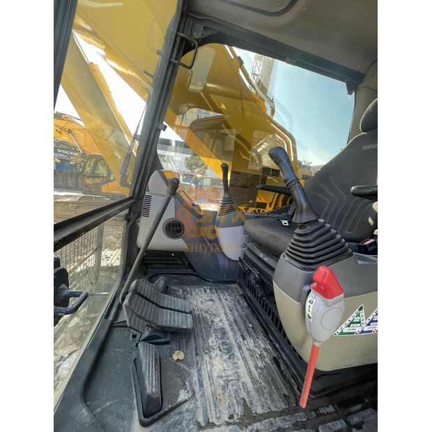 2022 Komatsu PC400-8R-41693514