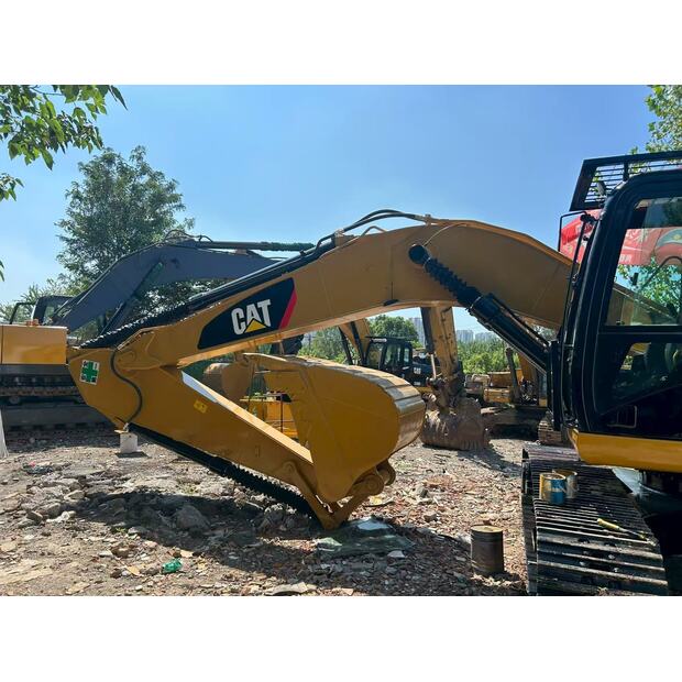 2023 Caterpillar 325D2L-41693677