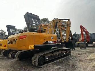 صورة ل حفارات مجنزرة 2023 ساني SY245H