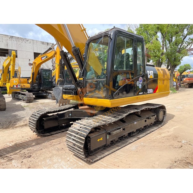 2023 Caterpillar 320D-41694344