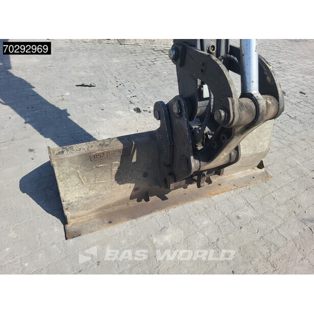 2020 شيف TW95-41694836