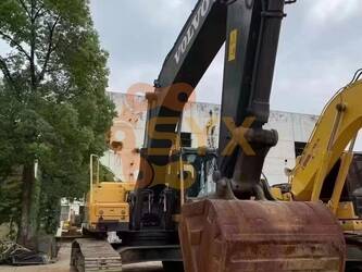 صورة ل حفارات مجنزرة 2022 فولفو EC240B