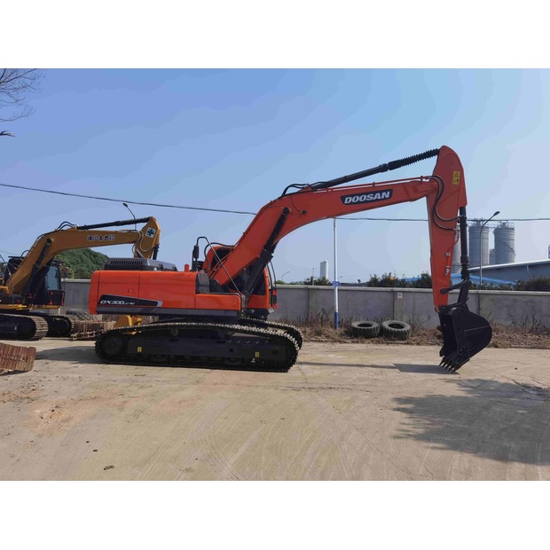 2021 Doosan DX300-41695060