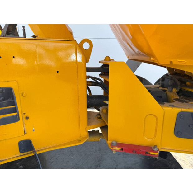 2011 ثوايتس 6T-41695173