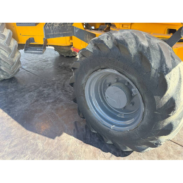 2011 ثوايتس 6T-41695175