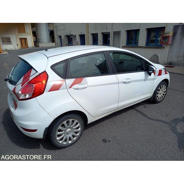 2013 Ford Trend-41707979