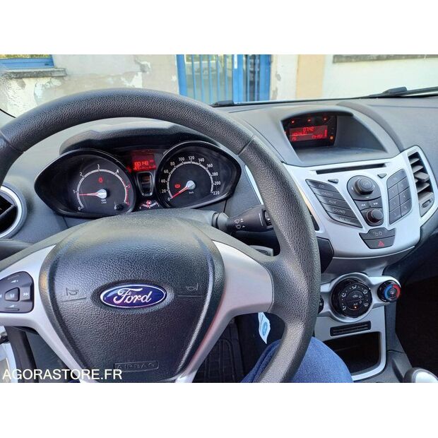 2012 Ford Trend-41708139