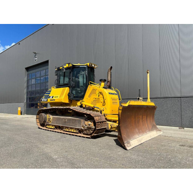 2018 كوماتسو D61EX-24-41708905