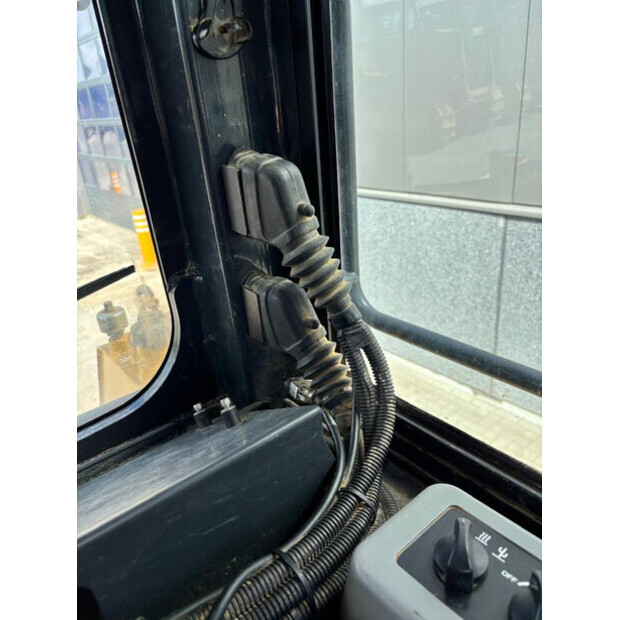 2018 كوماتسو D61EX-24-41708912