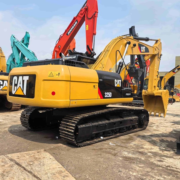 2021 Caterpillar 325D-41710554