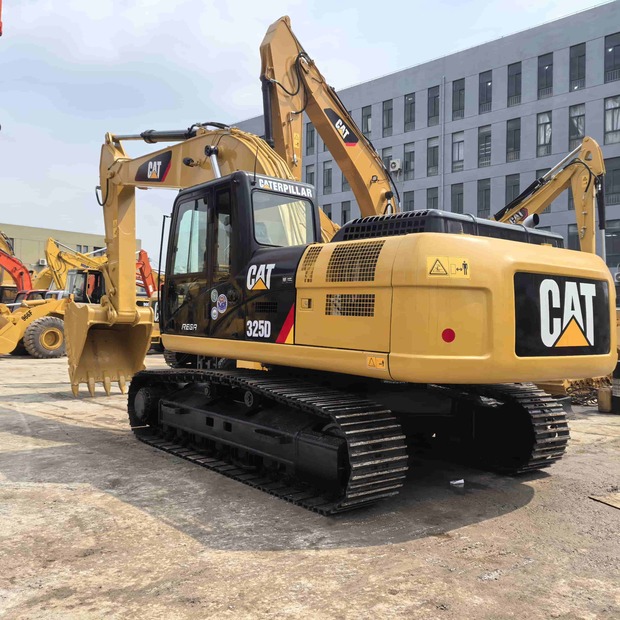 2021 Caterpillar 325D-41710557