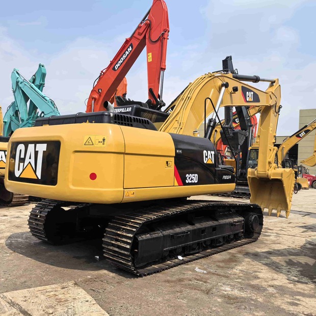 2021 Caterpillar 325D-41710558
