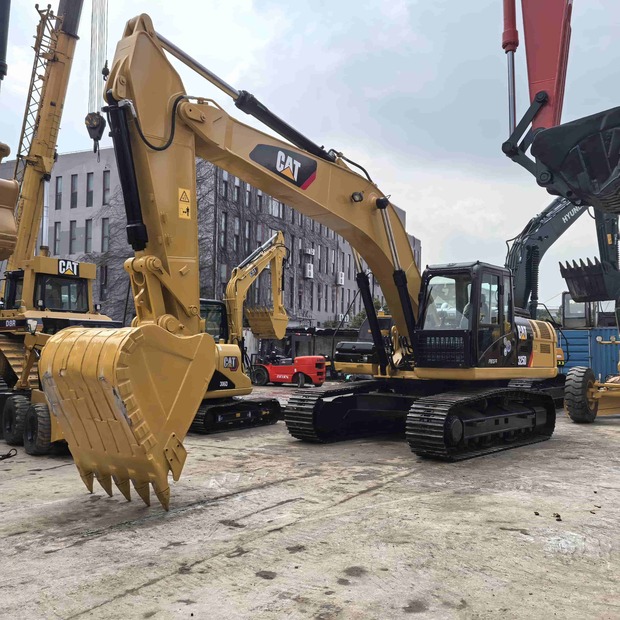 2021 Caterpillar 325D-41710562