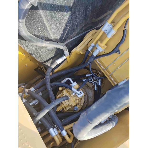 2021 Caterpillar 320D-41710600