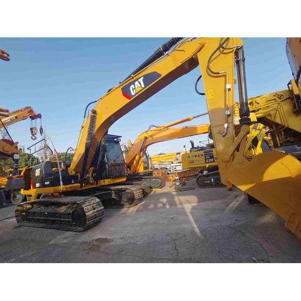 2021 Caterpillar 320D-41710603