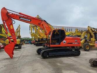 صورة ل حفارات 2023 دووسان DX225LC للبيع في الصّين