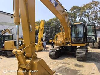 صورة ل حفارات 2021 كاتربيلر 320CL للبيع في الصّين