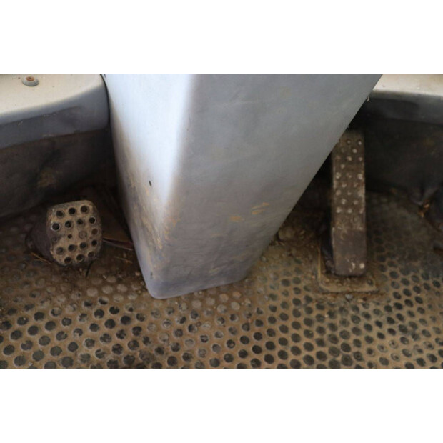 2002 شيف SKL834-41738246