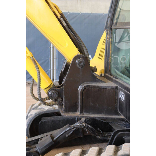 2013 هيونداي R60-7-41738718