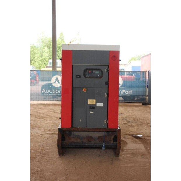 2012 اس دي ام او R275-41739933