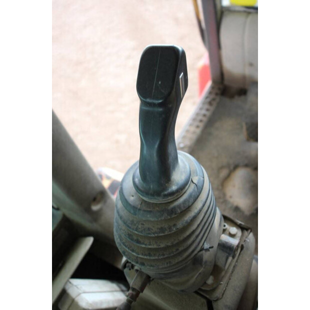 2003 Ahlmann AS85-41740056