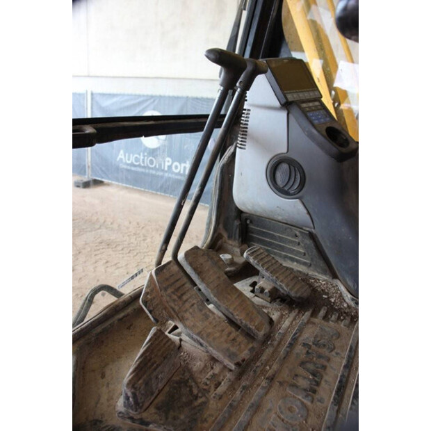 2011 كوماتسو PC210LC-8-41740156
