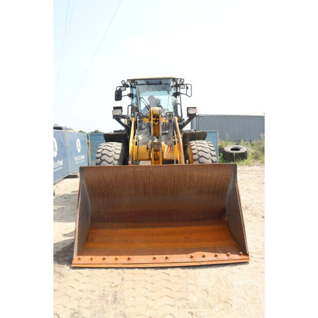 2021 Komatsu WA270-8E0-41740860