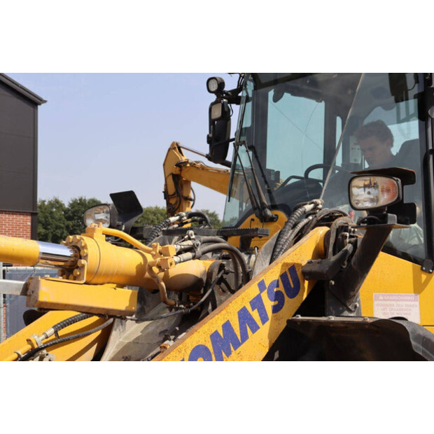 2021 Komatsu WA270-8E0-41740865