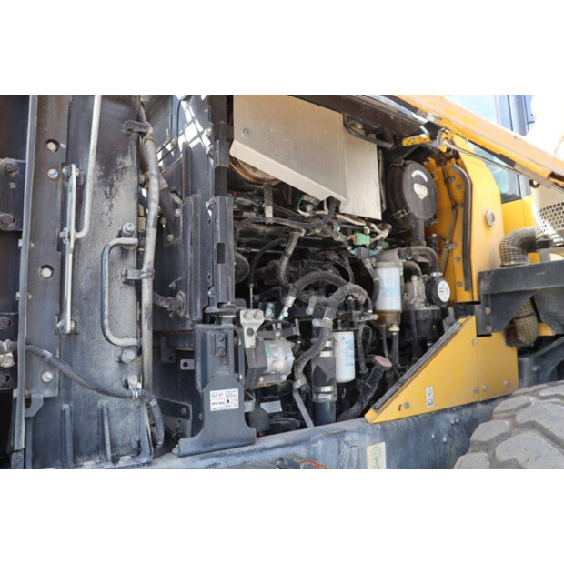 2021 Komatsu WA270-8E0-41740877
