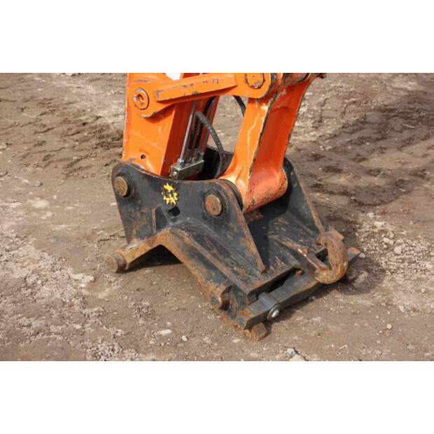 2016 Hitachi ZX140W-5B-41740990