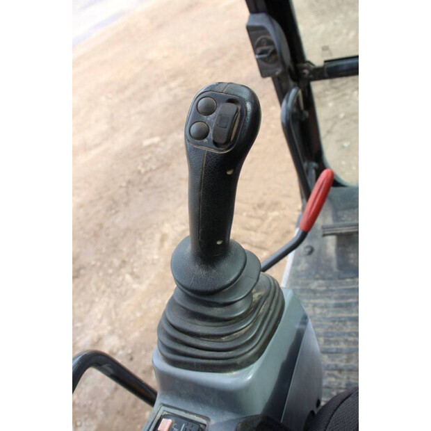 2016 Hitachi ZX140W-5B-41741010