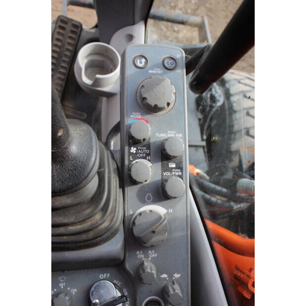 2016 Hitachi ZX140W-5B-41741012
