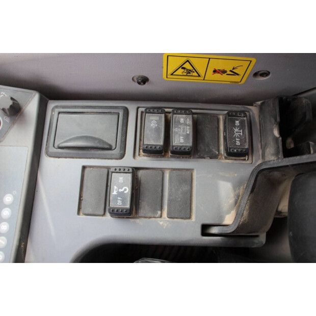 2016 Hitachi ZX140W-5B-41741013
