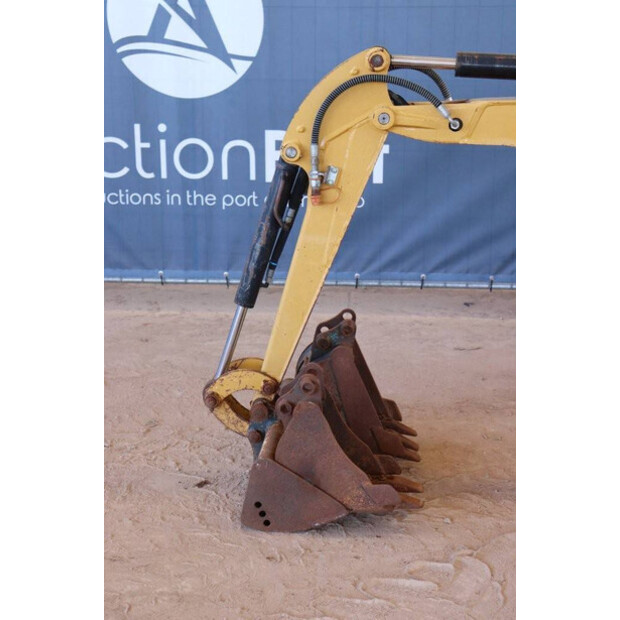 2015 Caterpillar 300.9D-41741526