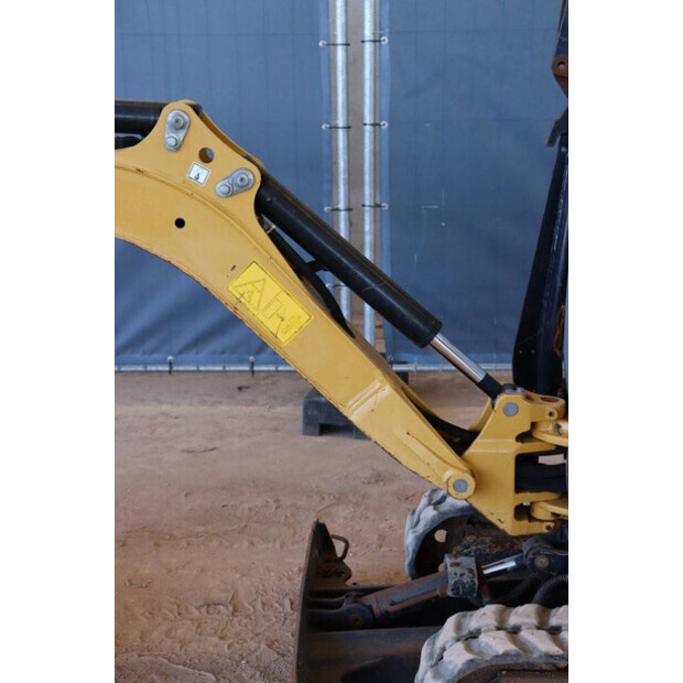 2015 Caterpillar 300.9D-41741528