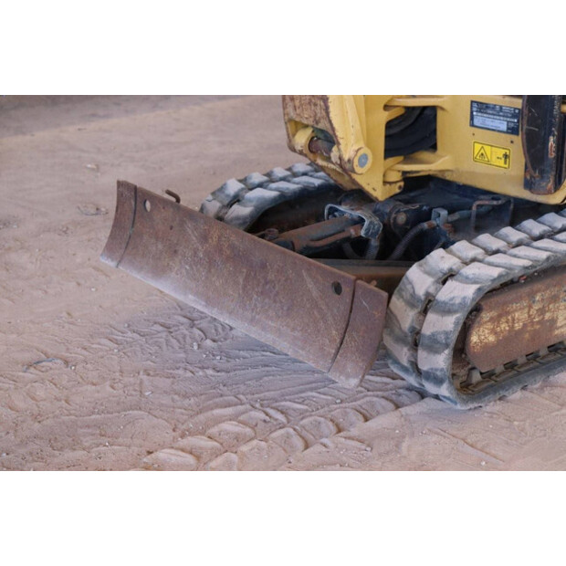 2015 Caterpillar 300.9D-41741548