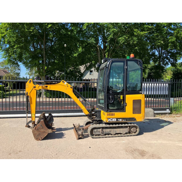 2020 جيه سي بي 16C-1 T3-41743150