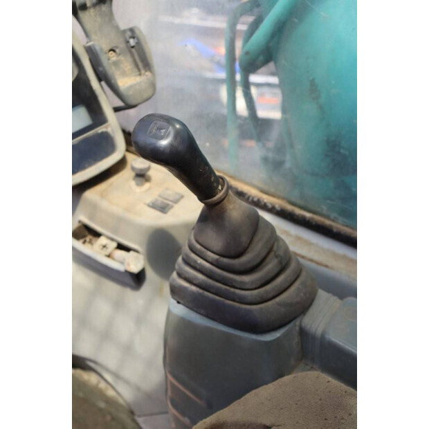 2000 KOBELCO SK235SR-41743943
