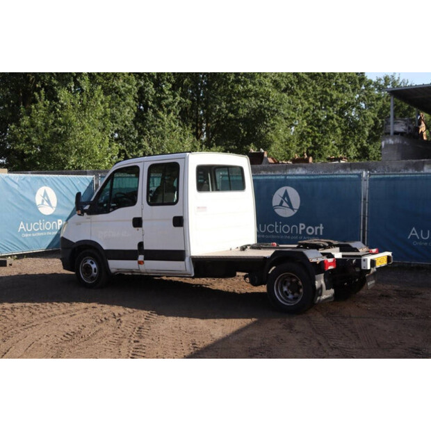 2013 Iveco 35C17-41744240