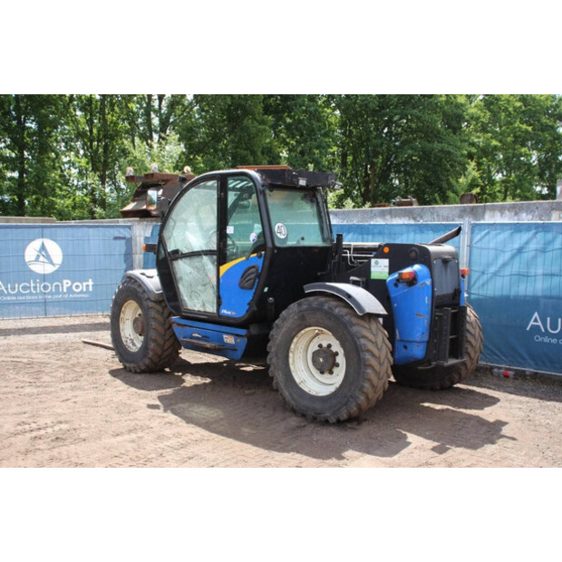 New Holland LM425-41744426