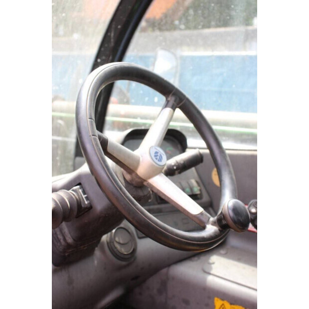 New Holland LM425-41744447