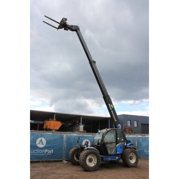 New Holland LM425-41744451
