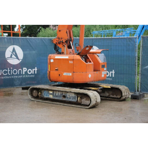 2000 Hitachi HX99B-41745052