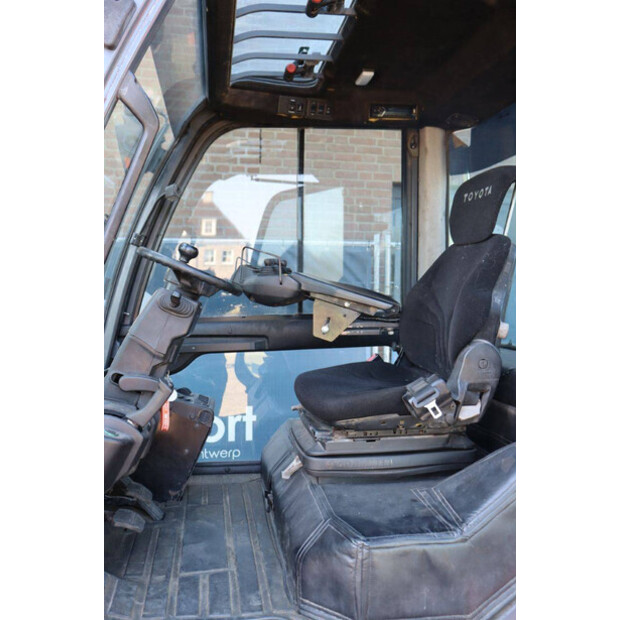 2015 تويوتا 40-8FD50N-41746594
