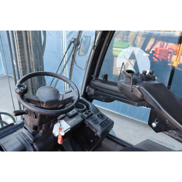 2015 تويوتا 40-8FD50N-41746596