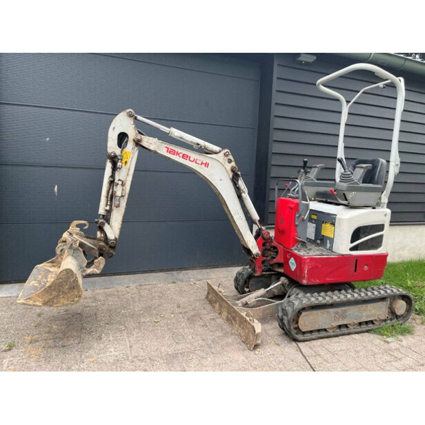 2017 TAKEUCHI TB210R-41747199
