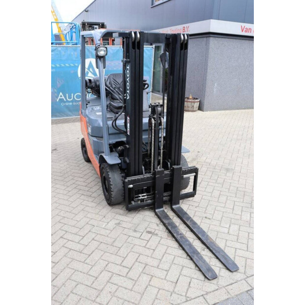 2013 Toyota 02-8FGF18-41748935
